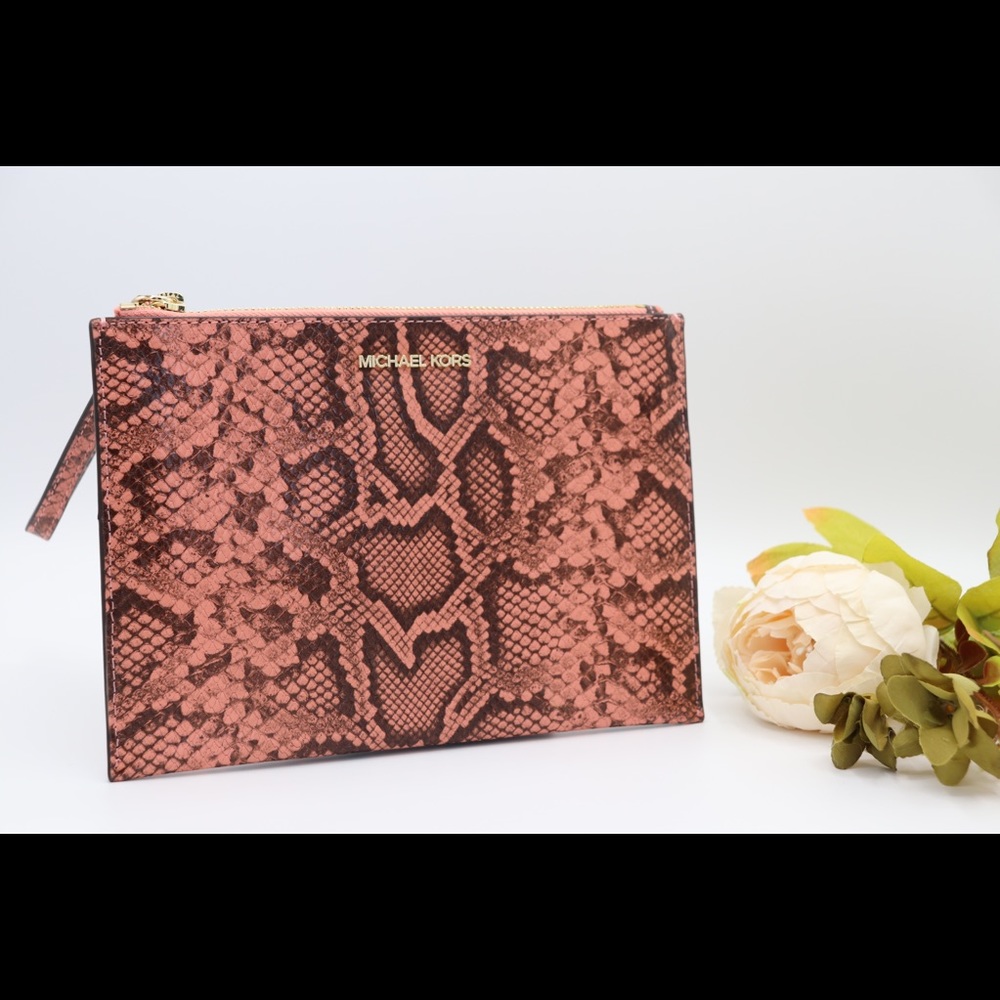 MICHAEL KORS JET SET TRAVEL ZIP CLUTCH WRISTLET